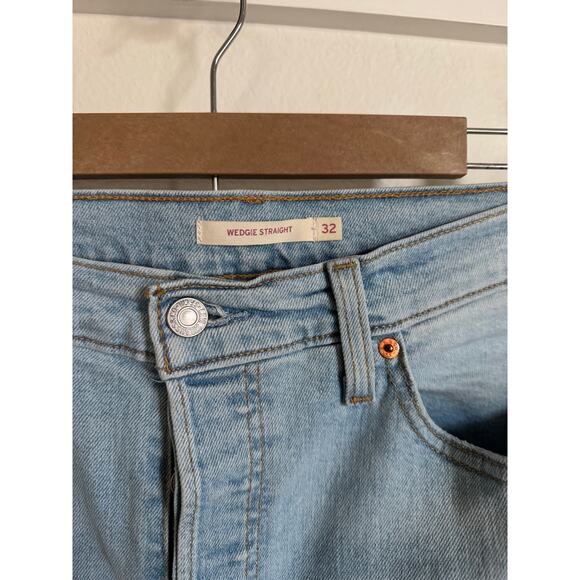 Levi's Wedgie Straight Leg Jeans Button-Fly Light Wash Size 32 - Picture 3 of 9